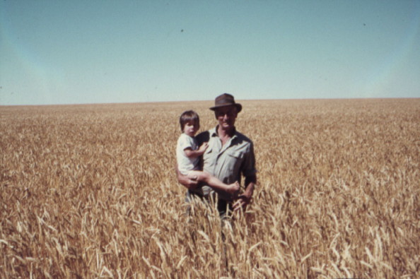 Dalwallinu, Dec 1973. Bill (holding Julian)